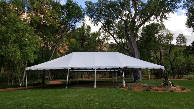 30′ x 30′ ( 9.1m x 9.1m ) West Coast Frame Tent